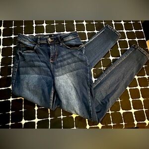 Royalty Highrise Skinny Jean